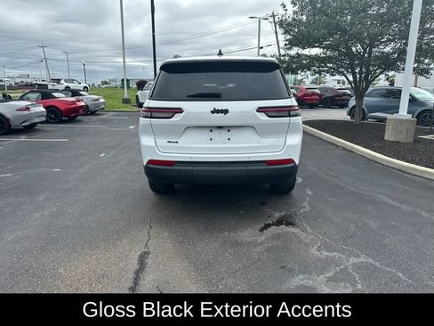 Used 2023 Jeep Grand Cherokee L Laredo AWD/4WD image 8