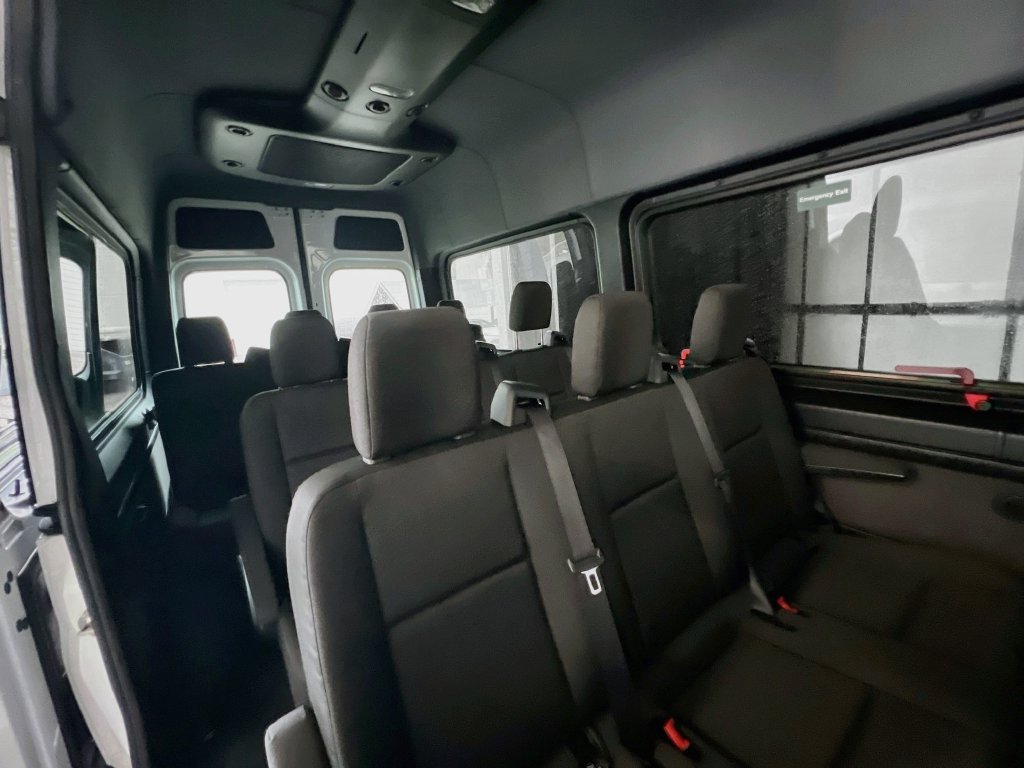 Used 2024 Mercedes-Benz Sprinter 2500 image 28
