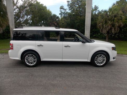 Used 2019 Ford Flex SEL w/ Equipment Group 202A FWD image 11