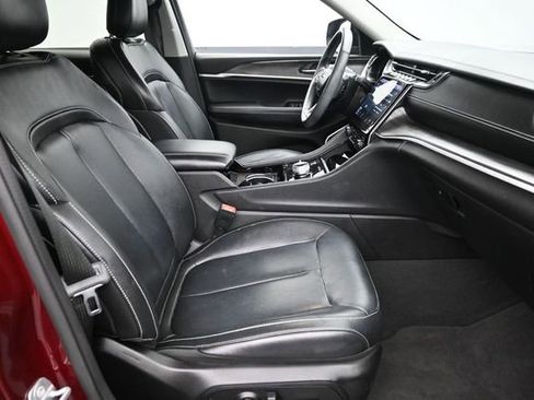 Used 2022 Jeep Grand Cherokee L Limited AWD/4WD image 12