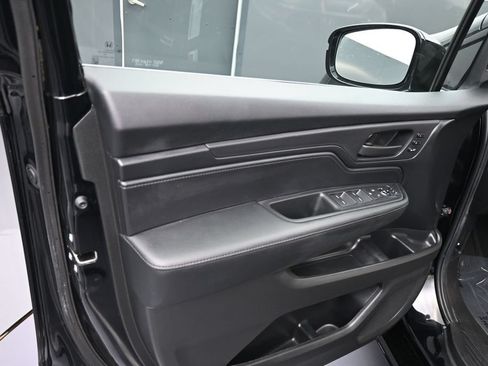 Used 2025 Honda Odyssey Sport-L image 13
