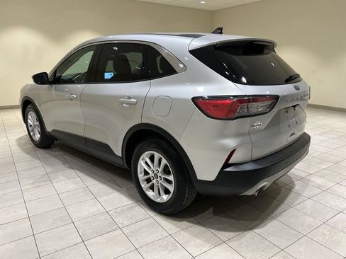 Used 2020 Ford Escape SE FWD image 3