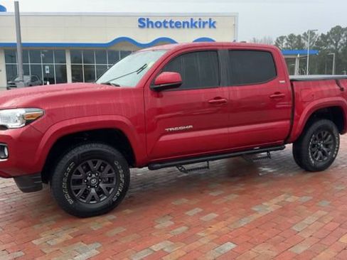 Used 2023 Toyota Tacoma SR5 RWD image 7