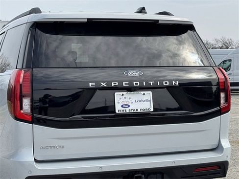 Certified 2025 Ford Expedition Active image 7
