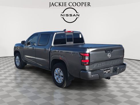 Used 2022 Nissan Frontier SV image 7