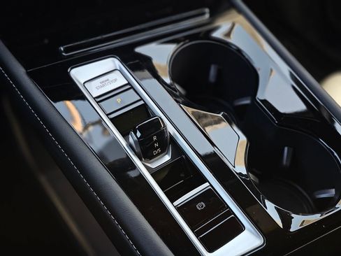 Used 2024 Volkswagen Atlas Cross Sport SEL Premium R-Line image 15