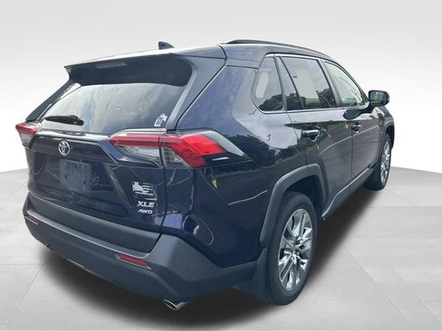 Used 2020 Toyota RAV4 XLE Premium AWD/4WD image 5