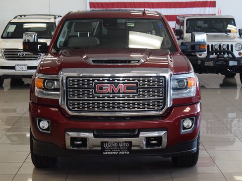 Used 2018 GMC Sierra 2500 Denali w/ Duramax Plus Package AWD/4WD image 7