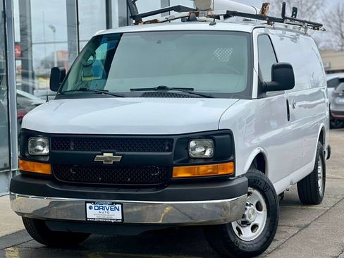 Used 2014 Chevrolet Express 2500 RWD image 22