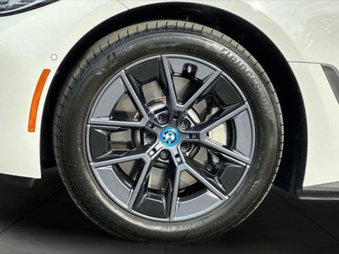 Used 2023 BMW i4 eDrive35 image 25