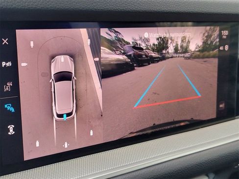 Certified 2025 Porsche Cayenne Base image 19