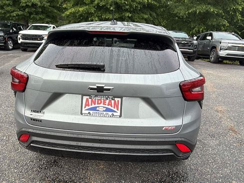 New 2026 Chevrolet Trax RS w/ Sunroof Package FWD image 10