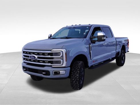 Used 2024 Ford F350 Platinum w/ Tremor Off-Road Package image 11