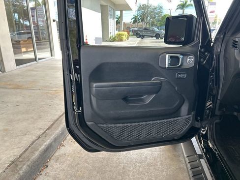 Used 2023 Jeep Gladiator Sport image 36