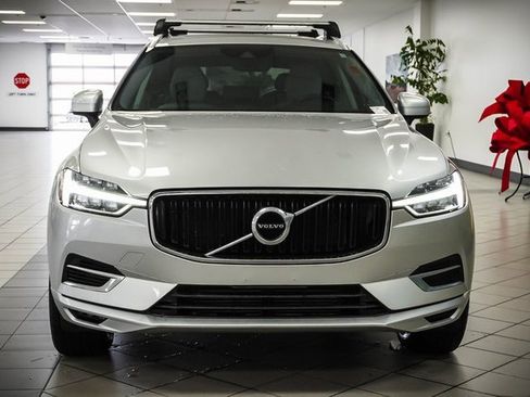 Used 2019 Volvo XC60 T8 Momentum image 4