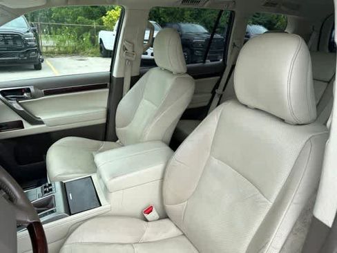 Used 2018 Lexus GX 460 Premium w/ Premium Package AWD/4WD image 3