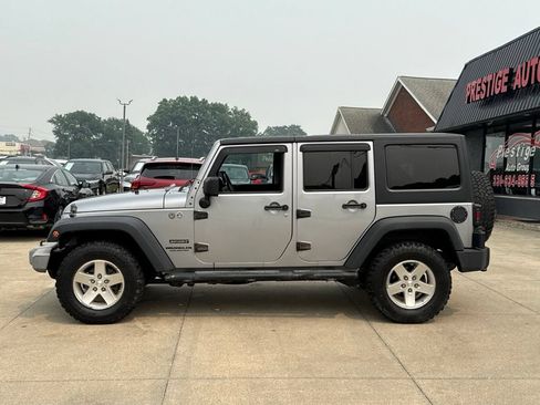 Used 2014 Jeep Wrangler Unlimited Sport w/ Quick Order Package 24S AWD/4WD image 3