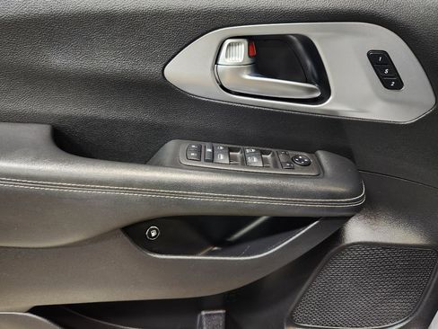 Used 2021 Chrysler Pacifica Touring-L w/ S Appearance Package image 44