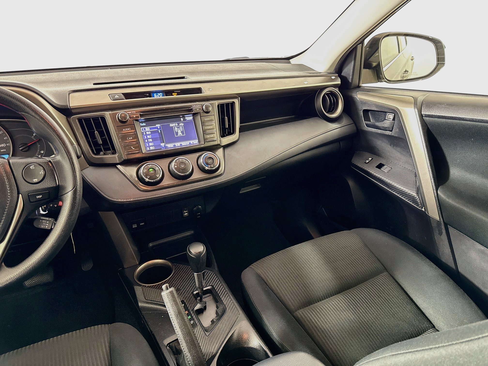 Used 2015 Toyota RAV4 LE AWD/4WD image 23