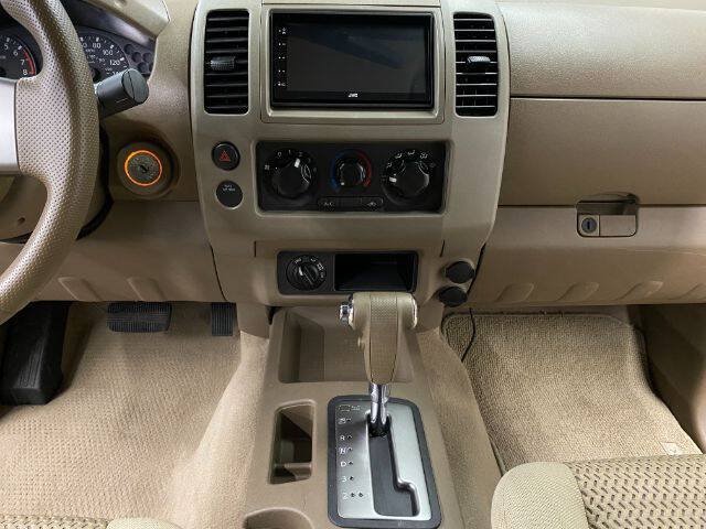 Used 2006 Nissan Frontier SE w/ (P01) Power Pkg AWD/4WD image 19