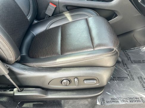 Used 2023 Chevrolet Traverse High Country image 19