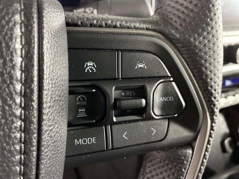 Used 2025 Toyota Tacoma Limited AWD/4WD image 18