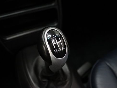 Used 2004 Porsche Boxster RWD image 21