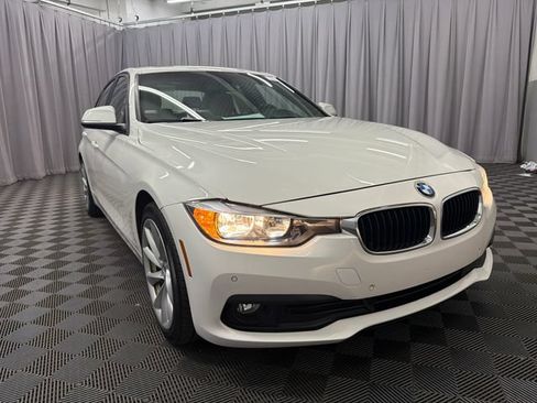 Used 2016 BMW 320i xDrive Sedan AWD/4WD image 3