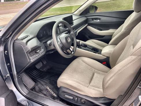 Used 2025 Honda Accord SE image 3