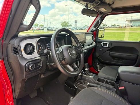 Used 2025 Jeep Wrangler Sport AWD/4WD image 11