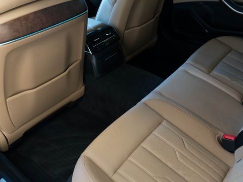 Used 2021 Audi A8 L 4.0T image 23