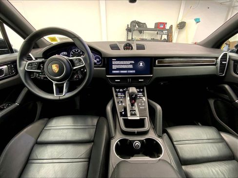 Certified 2023 Porsche Cayenne Platinum Edition AWD/4WD image 14
