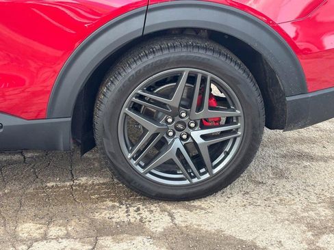 Used 2025 Ford Explorer ST image 11