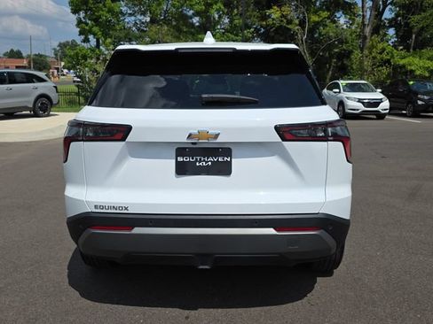Used 2026 Chevrolet Equinox LT FWD image 4