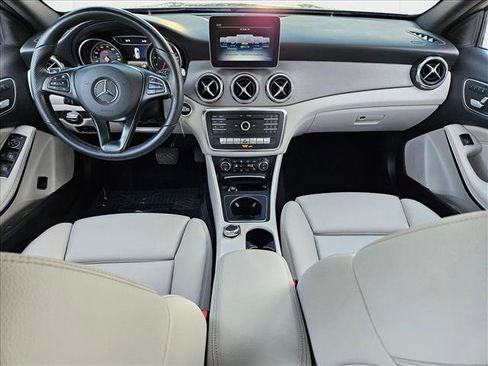 Used 2019 Mercedes-Benz GLA 250 image 16