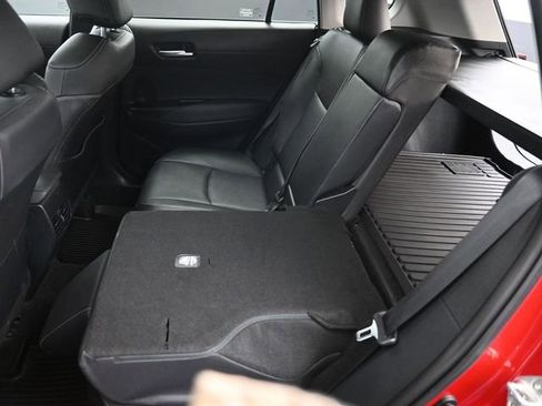 Used 2022 Toyota Corolla Cross XLE w/ Convenience Package image 40