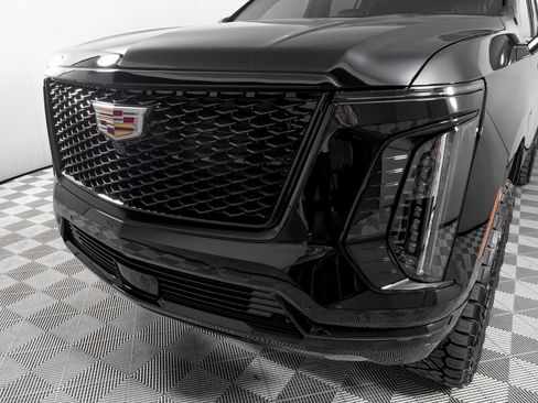 Used 2026 Cadillac Escalade ESV Sport w/ Touring Package image 34