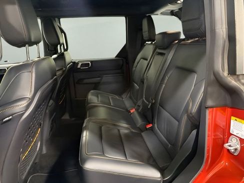 Used 2024 Ford Bronco Badlands w/ Sasquatch Package AWD/4WD image 30