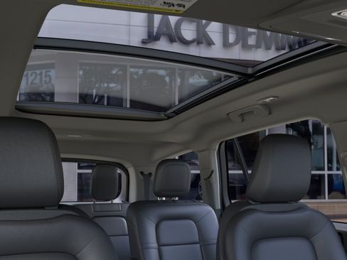 Used 2026 Lincoln Aviator AWD image 22