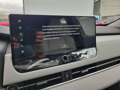 New 2025 Mitsubishi Outlander Platinum Edition image 13