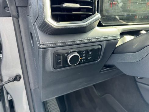 Used 2024 Ford Mustang Premium image 3