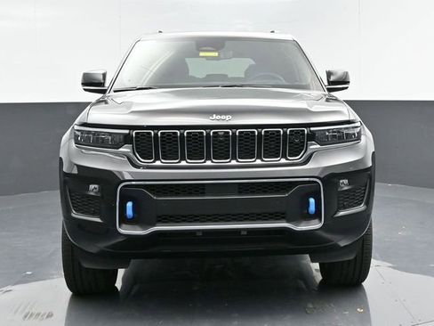 Used 2024 Jeep Grand Cherokee Overland w/ Advanced Protech Group III AWD/4WD image 3