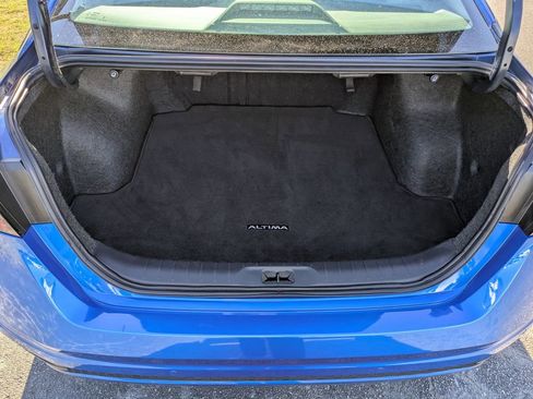 Used 2025 Nissan Altima 2.5 SV FWD image 13