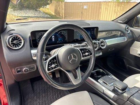 Used 2020 Mercedes-Benz GLB 250 4MATIC image 13
