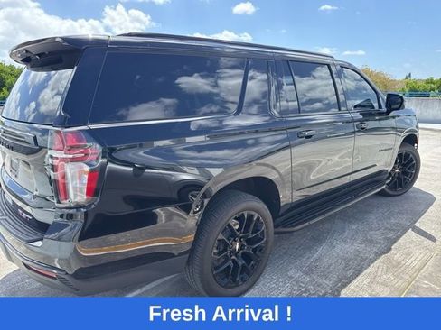 Used 2023 Chevrolet Suburban RST w/ Luxury Package image 15