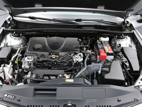 Used 2022 Toyota Camry XLE w/ Navigation Package image 12