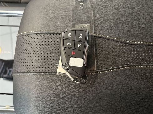 Certified 2024 Chevrolet Traverse RS image 37