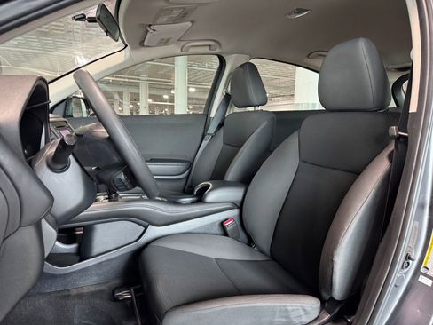 Used 2022 Honda HR-V LX image 13