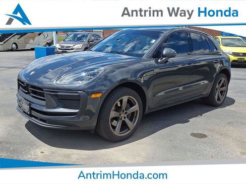 Used 2023 Porsche Macan AWD/4WD image 1