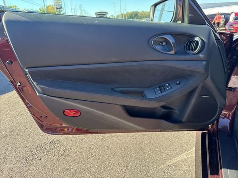 Used 2025 Nissan Z Performance w/ Floor Mat Package image 23